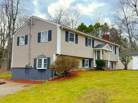 30 Highland St, Newton, NH 03858