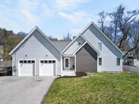 1 Rose St, Dover, NH 03820