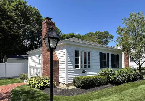 32 Cable Rd #4, Rye, NH 03870