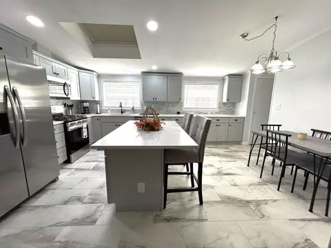 75 Hilton Ave, Exeter, NH 03833