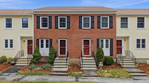 424 Fox Hollow Way, Manchester, NH 03104