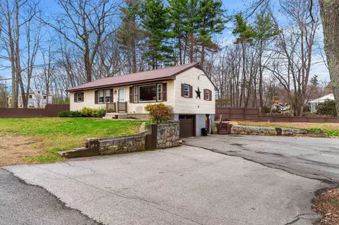 175 W High St, Somersworth, NH 03878