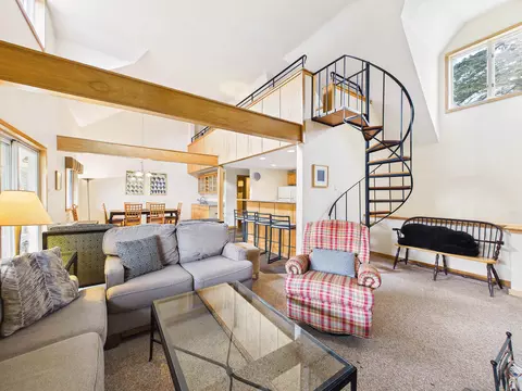 105 Northbrook Rd #A2, Killington, VT 05751