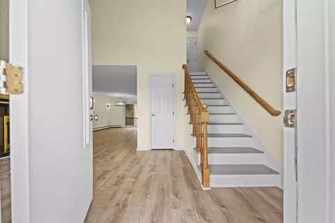 Entry Way - 57 Dale Rd # A, Hooksett, NH 03106 photo 1 of 3