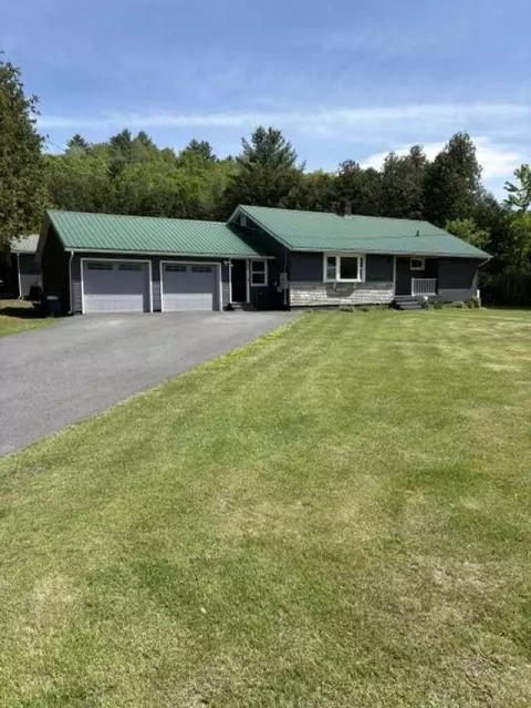 870 S Barre Rd, Barre, VT 05641