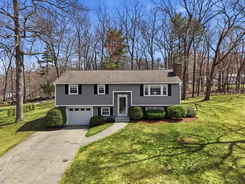 26 Bedard Ave, Derry, NH 03038