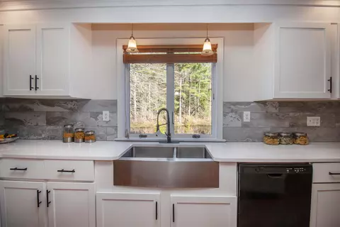 Kitchen - 97 Mt Delight Rd, Deerfield, NH 03037 photo 4 of 7