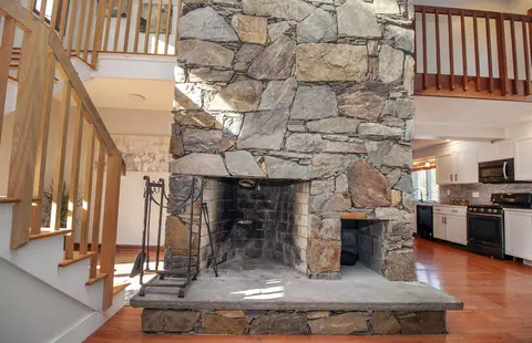 Entry Way - 97 Mt Delight Rd, Deerfield, NH 03037 photo 2 of 5