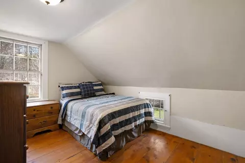 Bedroom - 16 Marsh Ln, Hampton Falls, NH 03844 photo 6 of 7