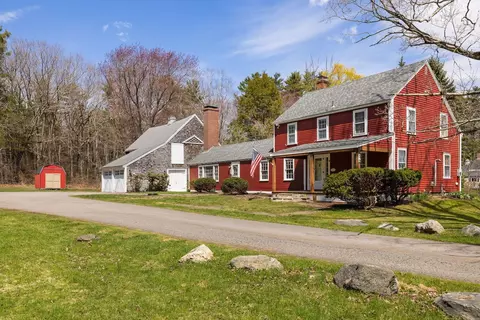 16 Marsh Ln, Hampton Falls, NH 03844