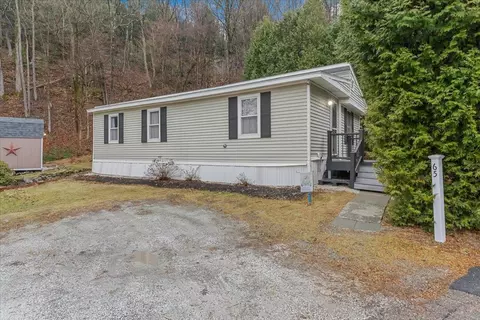 65 Hemlock Rd, Saint George, VT 05495