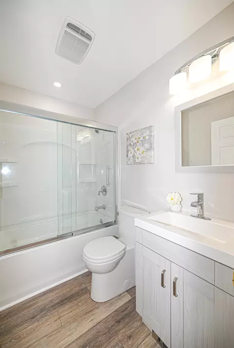 Bath - 16 Hale Ave, Hooksett, NH 03106 photo 1 of 3
