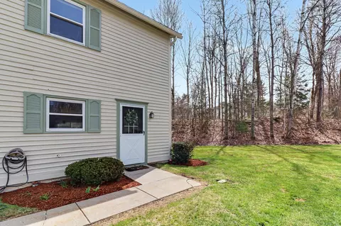 45 Densmore Dr, Essex Junction, VT 05452