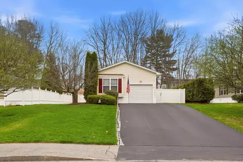 16 Shilah Dr, Derry, NH 03038