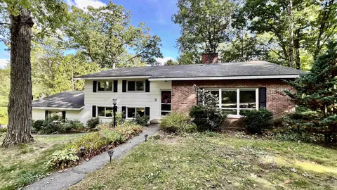 3 Ridge Rd, Essex Junction, VT 05452