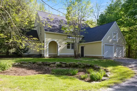 Exterior - 15 Plateau Rd, Williston, VT 05495 photo 9 of 10