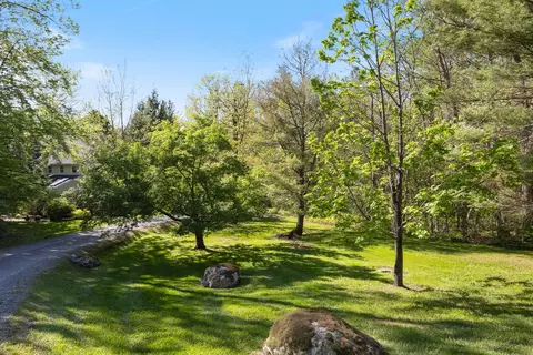 Exterior - 15 Plateau Rd, Williston, VT 05495 photo 7 of 10