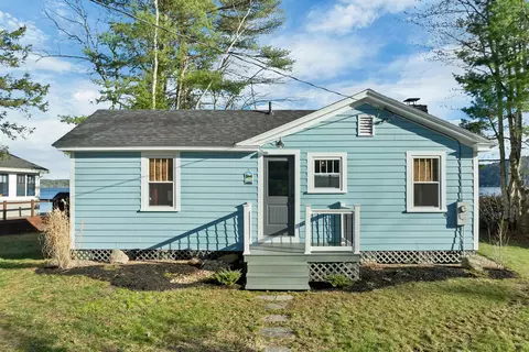 31 Lake Shore Dr, Effingham, NH 03882