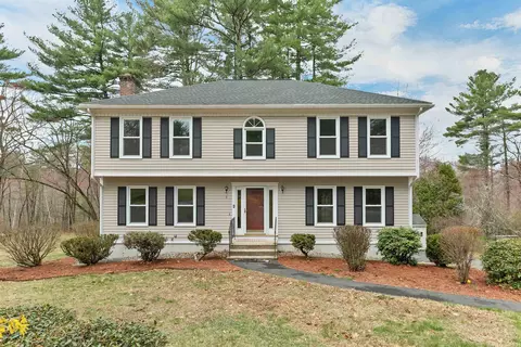 9 Isabella Dr, Londonderry, NH 03053