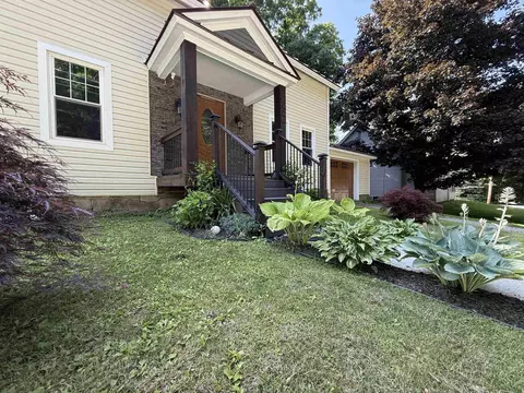 Exterior - 25 Bluff St, Proctor, VT 05765 photo 2 of 8