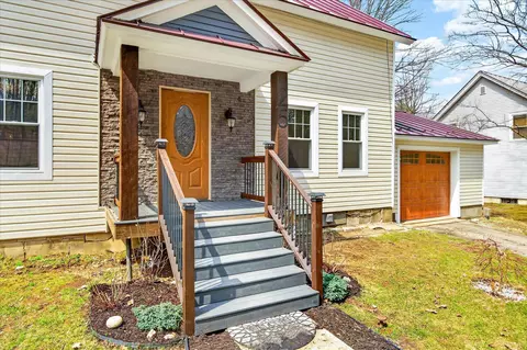 25 Bluff St, Proctor, VT 05765