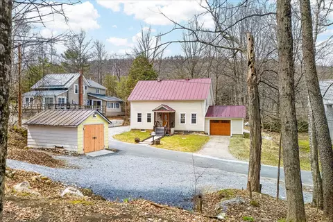 Exterior - 25 Bluff St, Proctor, VT 05765 photo 5 of 8