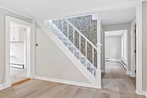 Entry Way - 25 Bluff St, Proctor, VT 05765 photo 1 of 3