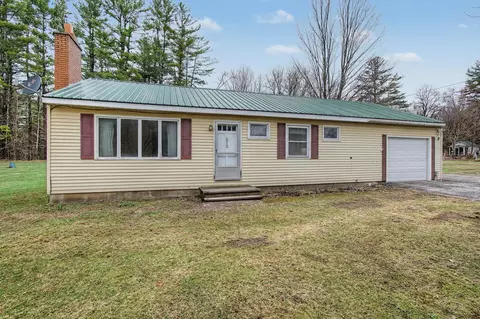 612 Vermont Route 15 W, Hyde Park, VT 05655
