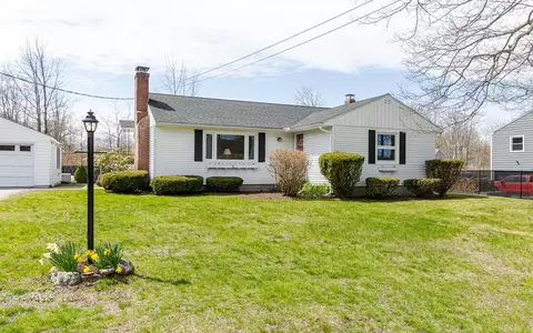 484 Chapman Rd, Keene, NH 03431