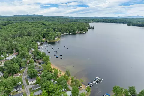 3 5th St, Belmont, NH 03220