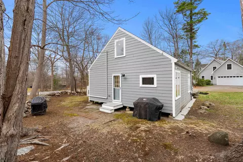 Exterior - 53 W Atlantic Ave, Rye, NH 03870 photo 3 of 4