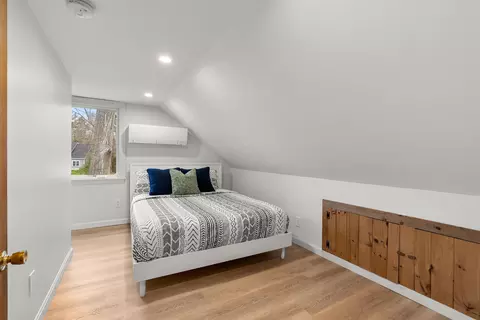 Bedroom - 53 W Atlantic Ave, Rye, NH 03870 photo 6 of 8