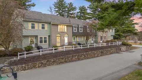 86 Sentry Way, Merrimack, NH 03054