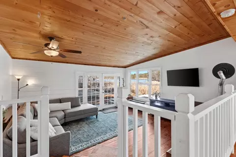 120 Pond St, Newton, NH 03858