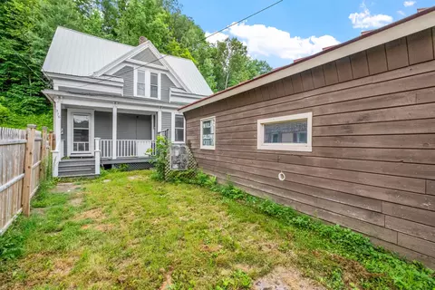 376 Portland St, Saint Johnsbury, VT 05819