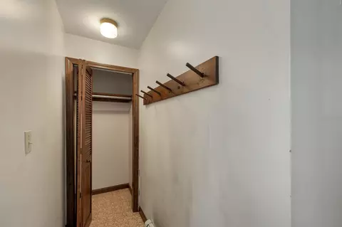 Entry Way - 12 Blueberry Rd, Windham, NH 03087 photo 2 of 2