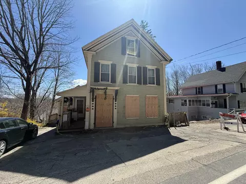 18 W High St, Somersworth, NH 03878