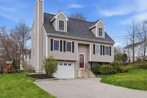 15 Taschereau Blvd, Nashua, NH 03062