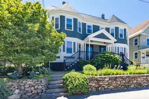 994 South St #2, Portsmouth, NH 03801