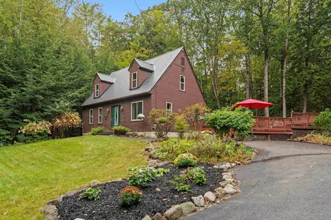 17 Centennial Dr, Webster, NH 03303