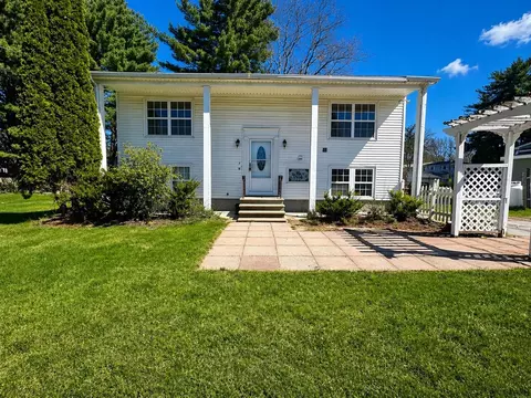 5 Meadow Ln #5-7, Allenstown, NH 03275