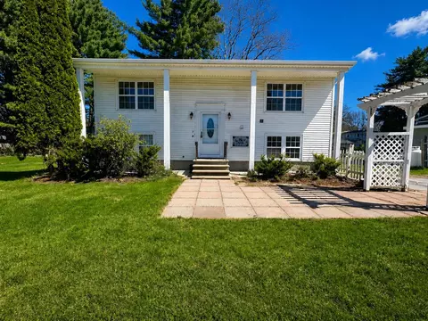5 Meadow Ln #5-7, Allenstown, NH 03275