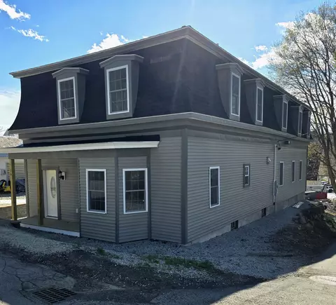 26 Mechanic St, Winchester, NH 03470