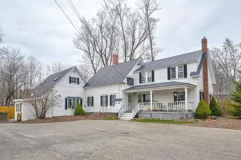 22 Oak St, Conway, NH 03860