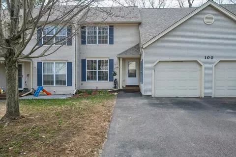100 Indian Cir #2, Colchester, VT 05446
