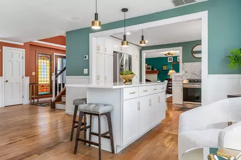 Kitchen - 7 Millstream Dr, Exeter, NH 03833 photo 3 of 7