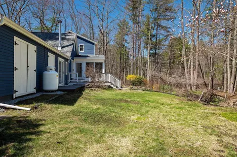 Exterior - 7 Millstream Dr, Exeter, NH 03833 photo 7 of 9
