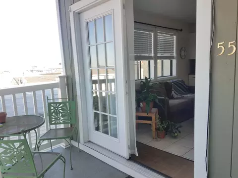 12 G St, Hampton, NH 03842