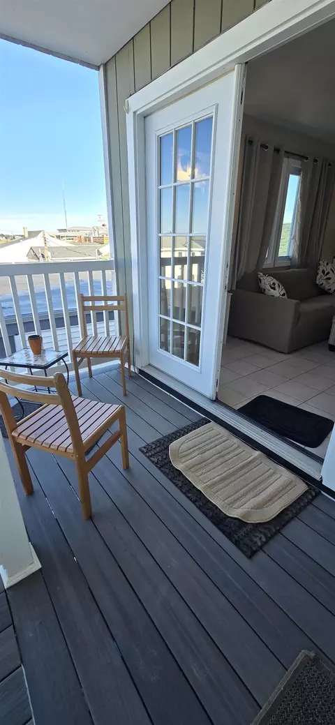 Exterior - 12 G St, Hampton, NH 03842 photo 5 of 7