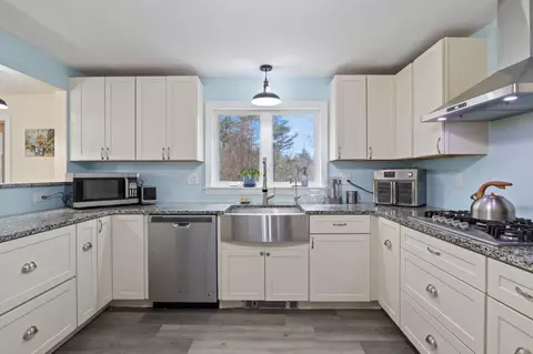 Kitchen - 2 Marblehead Rd, Windham, NH 03087 photo 2 of 3